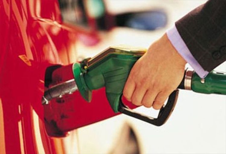 С 1 января 2011 года бензин может подорожать еще на 30%
