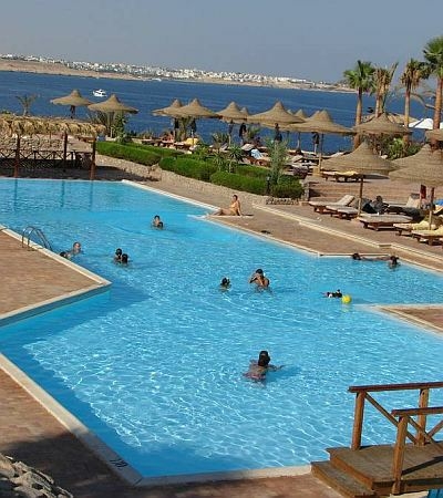17-летняя кировчанка забеременела в бассейне египетского отеля