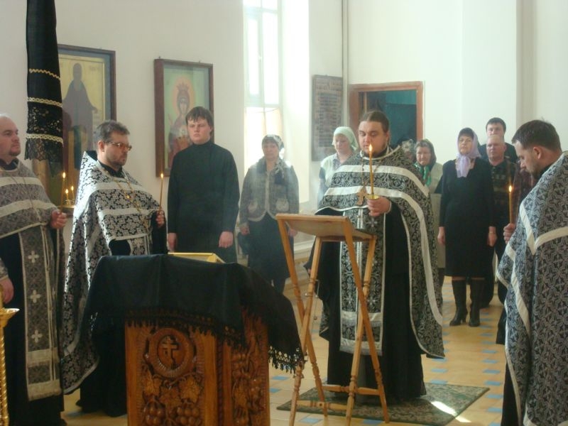 В храме Невского прошло совместное соборное богослужение