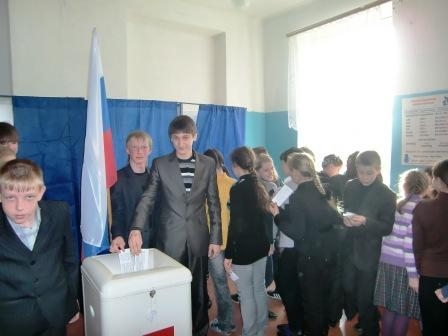 В Кировском лицее прошли выборы