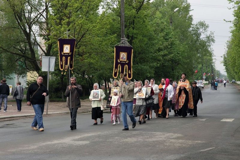 В Кирове прошли крестный ход и собрание духовенства