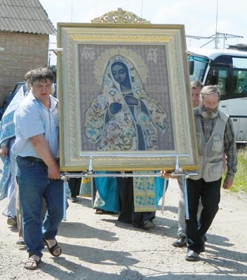 В июле Киров снова посетит чудотворная икона «Помолимся о земле Калужской»