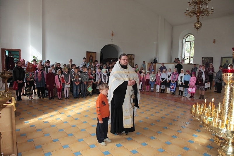 Начались занятия в Воскресной школе при Александро-Невском соборе