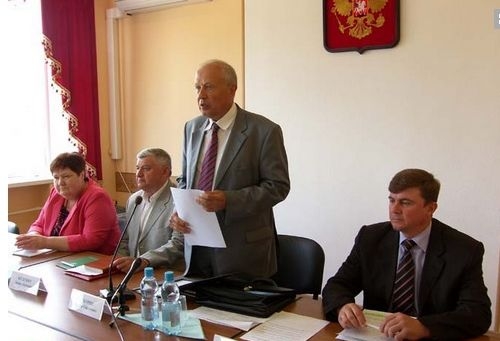 Глава Заксобрания В.Бабурин поговорил с кировскими депутатами ни о чем