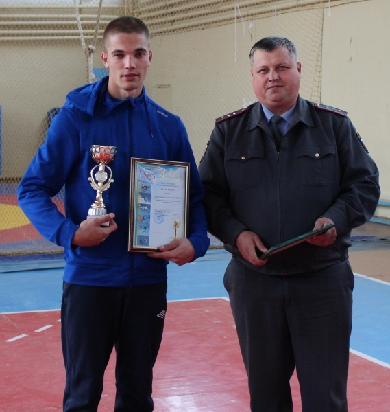 Кировская вневедомственная охрана победила в турнире по мини-футболу