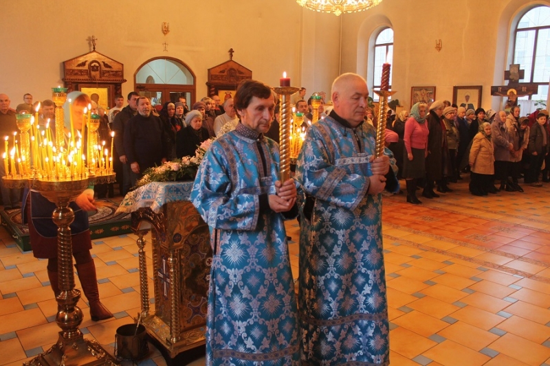 В Кирове прошли крестный ход и богослужения в честь Казанской иконы