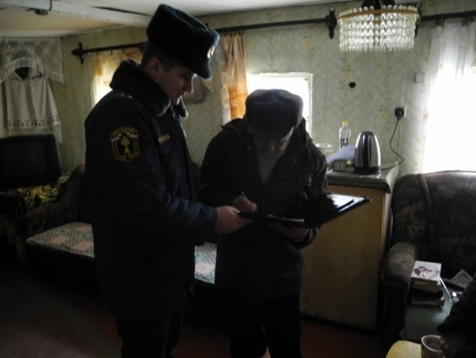 Инструкторы ВДПО начали обход домов с разъяснением пожарной безопасности